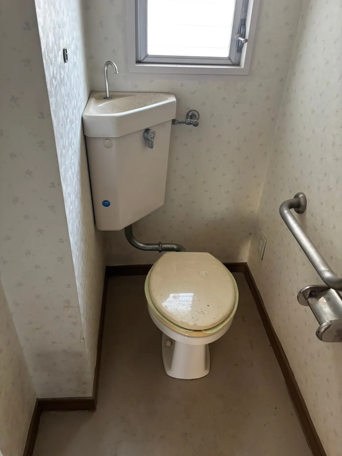 トイレ取替え