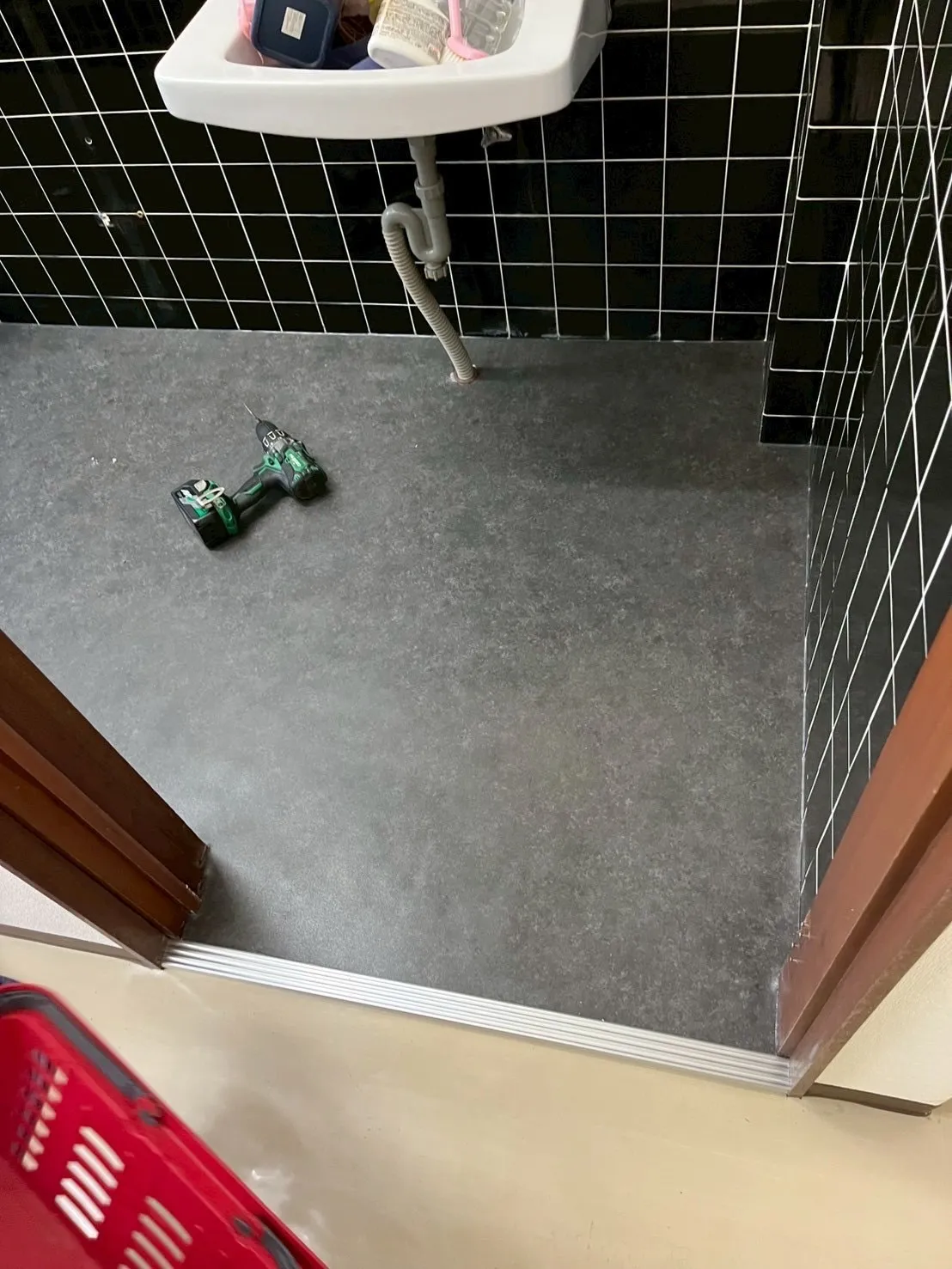 トイレ長尺シート貼替え