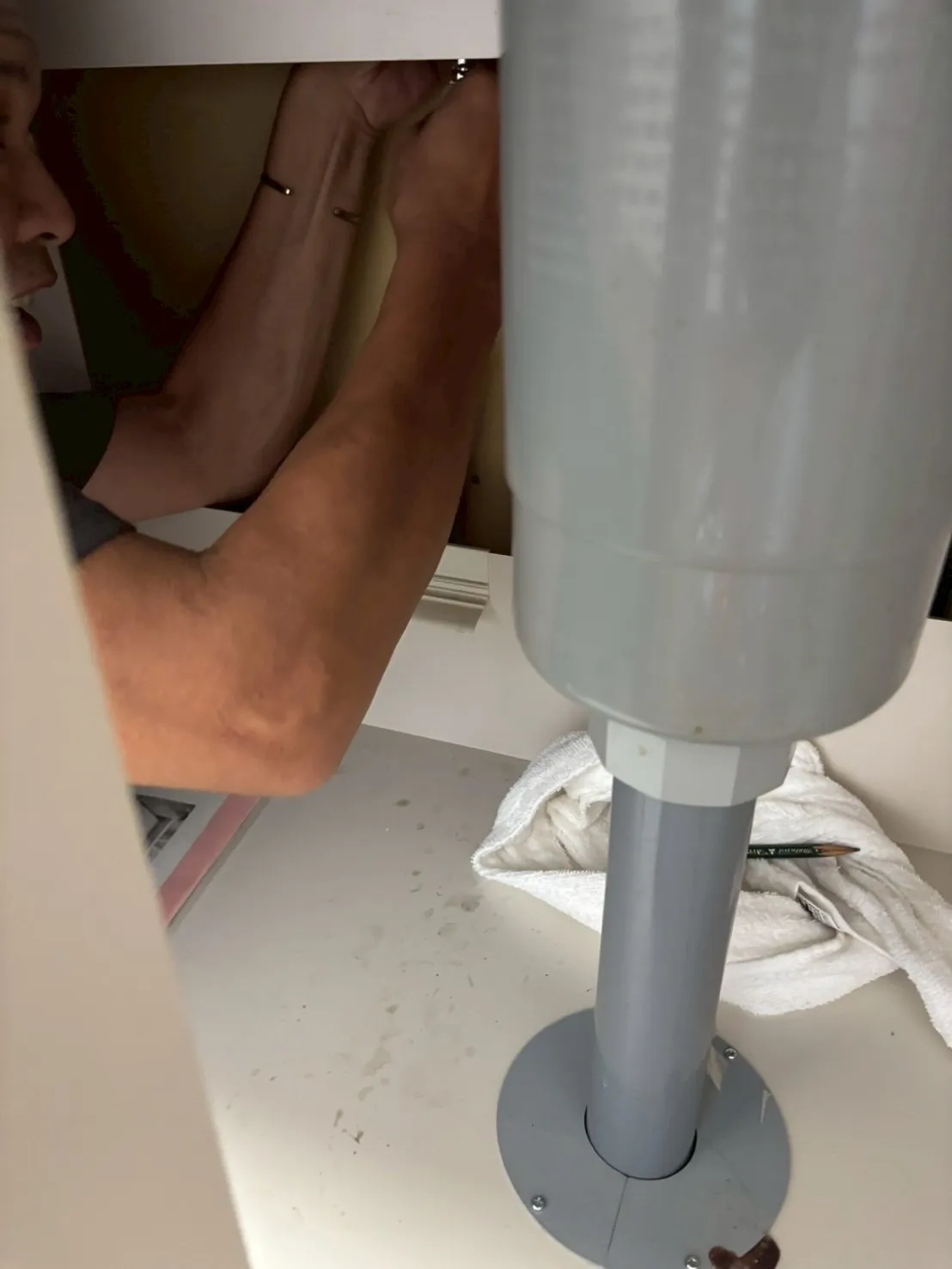 キッチン　洗面台　トイレ　換気扇　取替工事