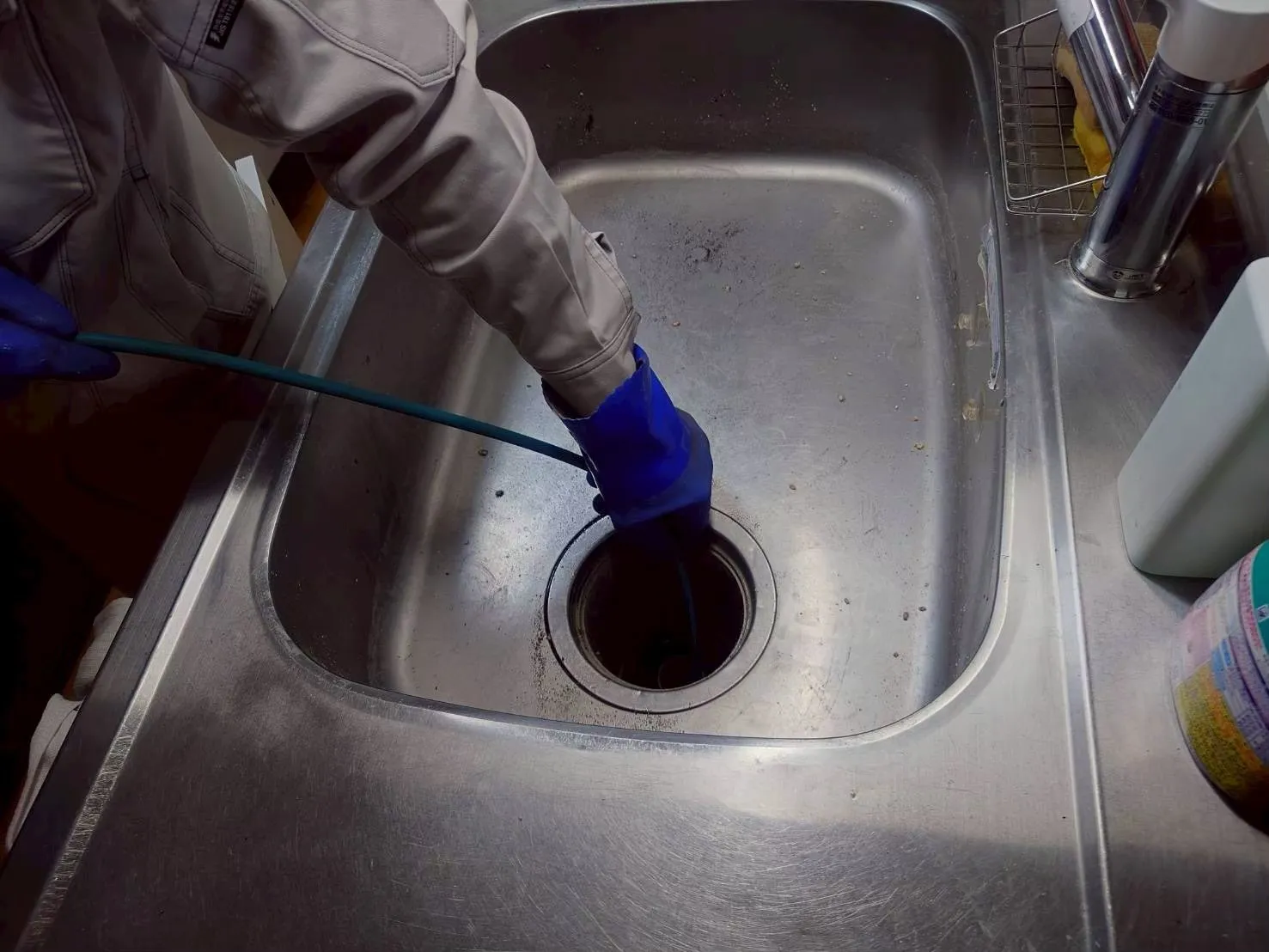 配管清掃作業|詰まりの原因とは?