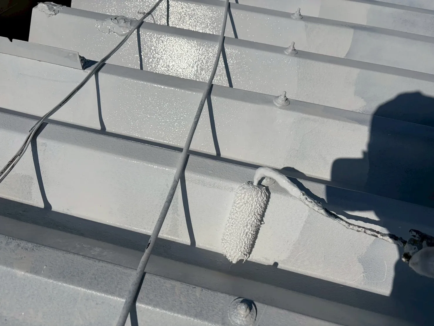 折半屋根の塗装工事｜サビ・劣化対策